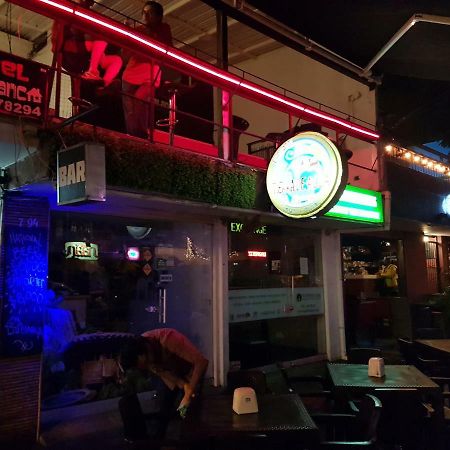 Casa Blanca Hostel Medellin Ngoại thất bức ảnh
